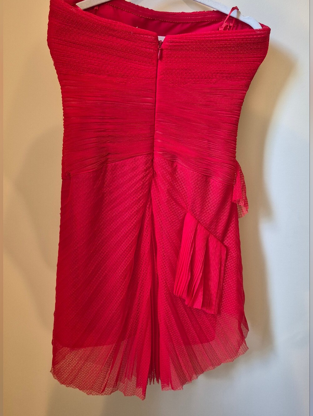 BCBGMAXAZRIA Runway The Coquette Red Berry Strapless Pleated Plisse Dress Size 4 - Picture 2 of 7